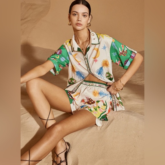 Print Lapel Shorts Set - Picture 2 of 10